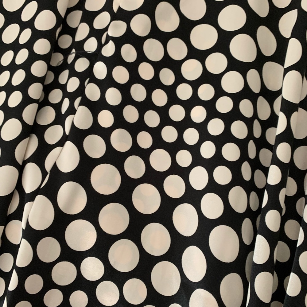 (Connected apparel) Woman’s dress with satin Skirt and a stretch on top - Picture 12 of 16